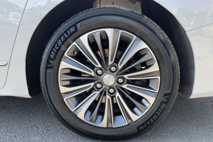 Used Buick GL8 2022 ES Landtrek 653T Flagship Model Exterior 6