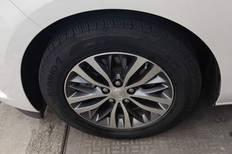 Used Buick GL8 2022 ES Landtrek 653T Comfort Edition Exterior 7