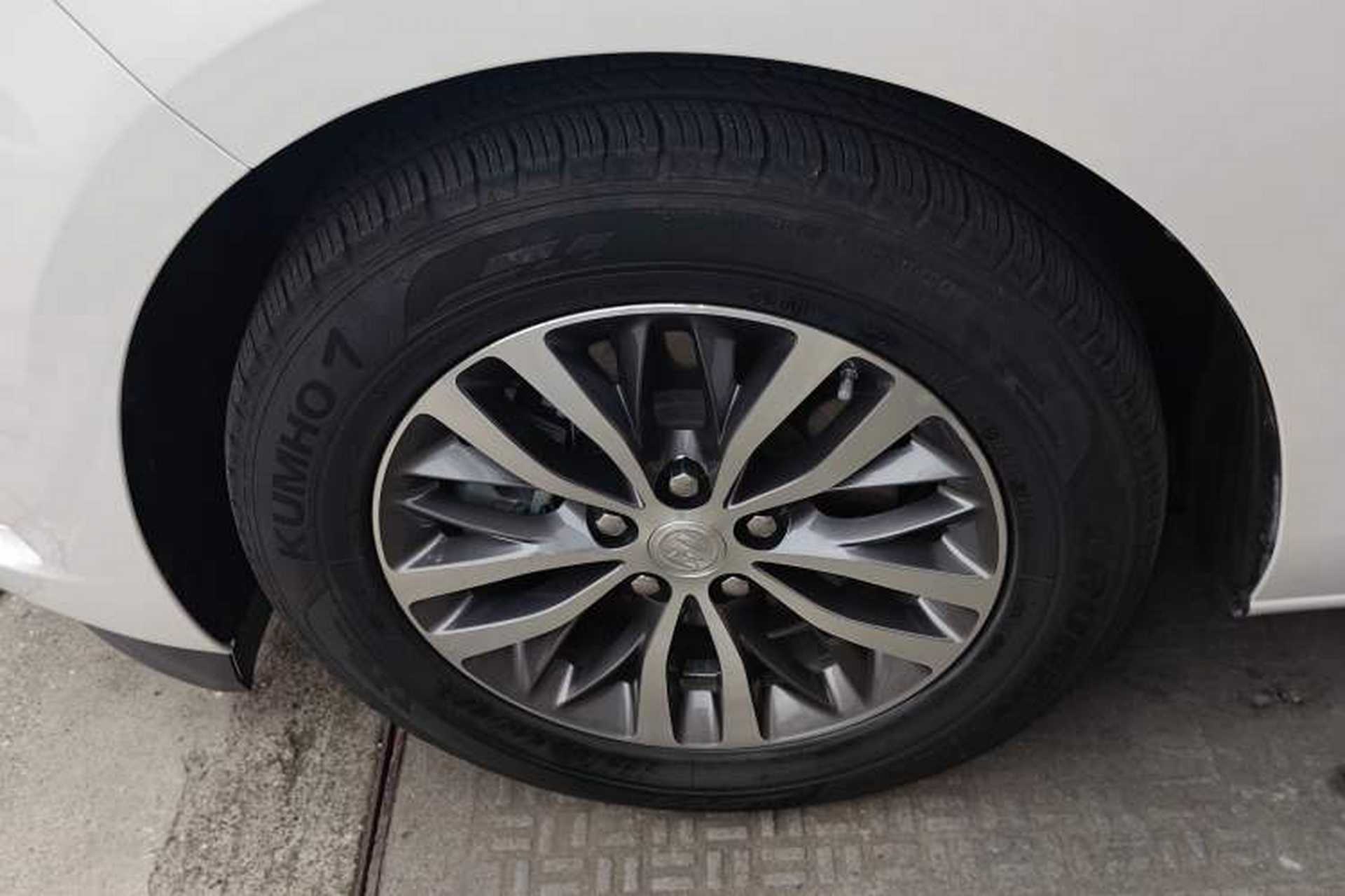 Used Buick GL8 2022 ES Landtrek 653T Comfort Edition Exterior 7