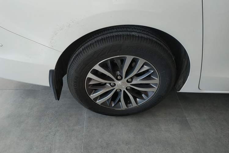 Used Buick GL8 2022 ES Landtrek 653T Luxury Edition Exterior 7