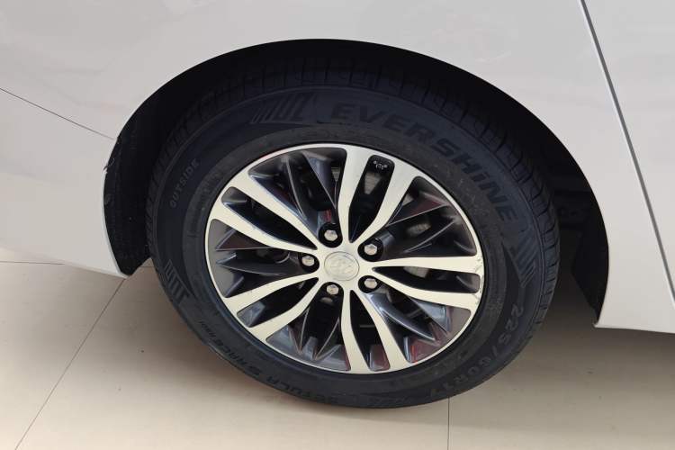 Used Buick GL8 2022 ES Landtrek 653T Comfort Edition Exterior 8