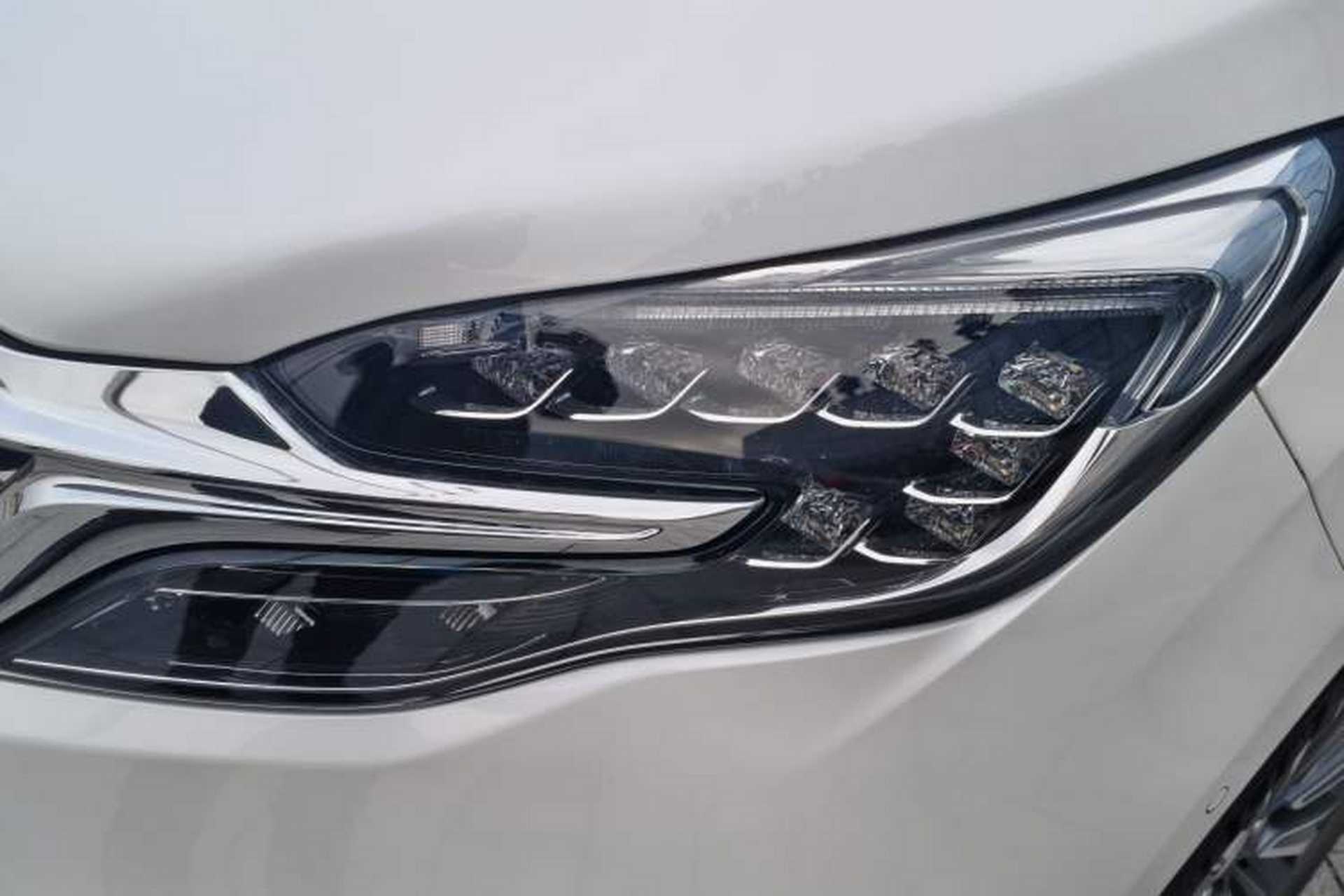 Used Buick GL8 2022 ES Land Cruiser 653T Luxury Model Exterior 9