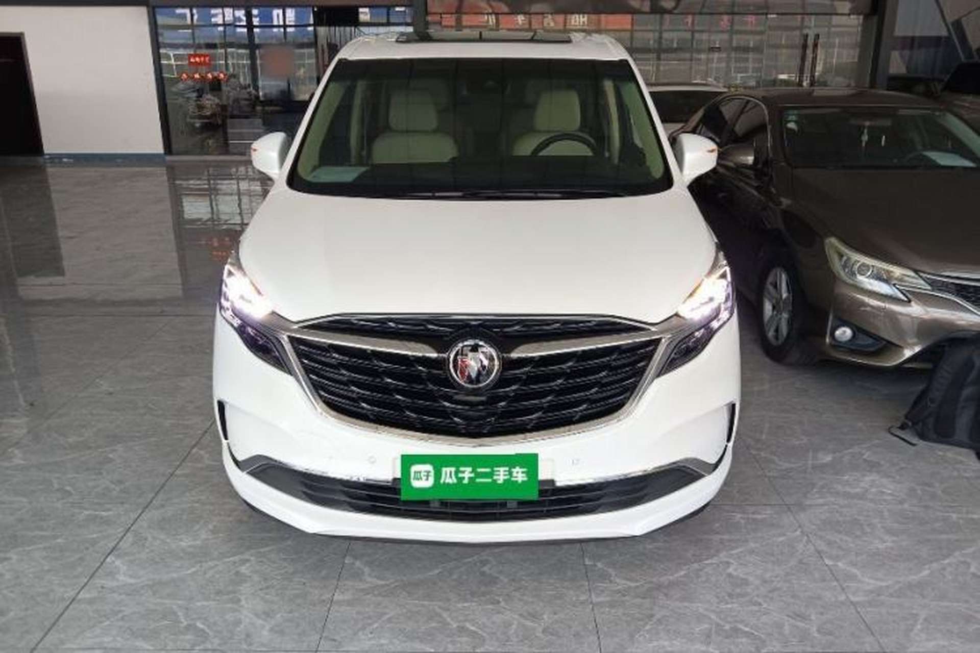 Used Buick GL8 2022 ES Landtrek 653T Luxury Edition Front