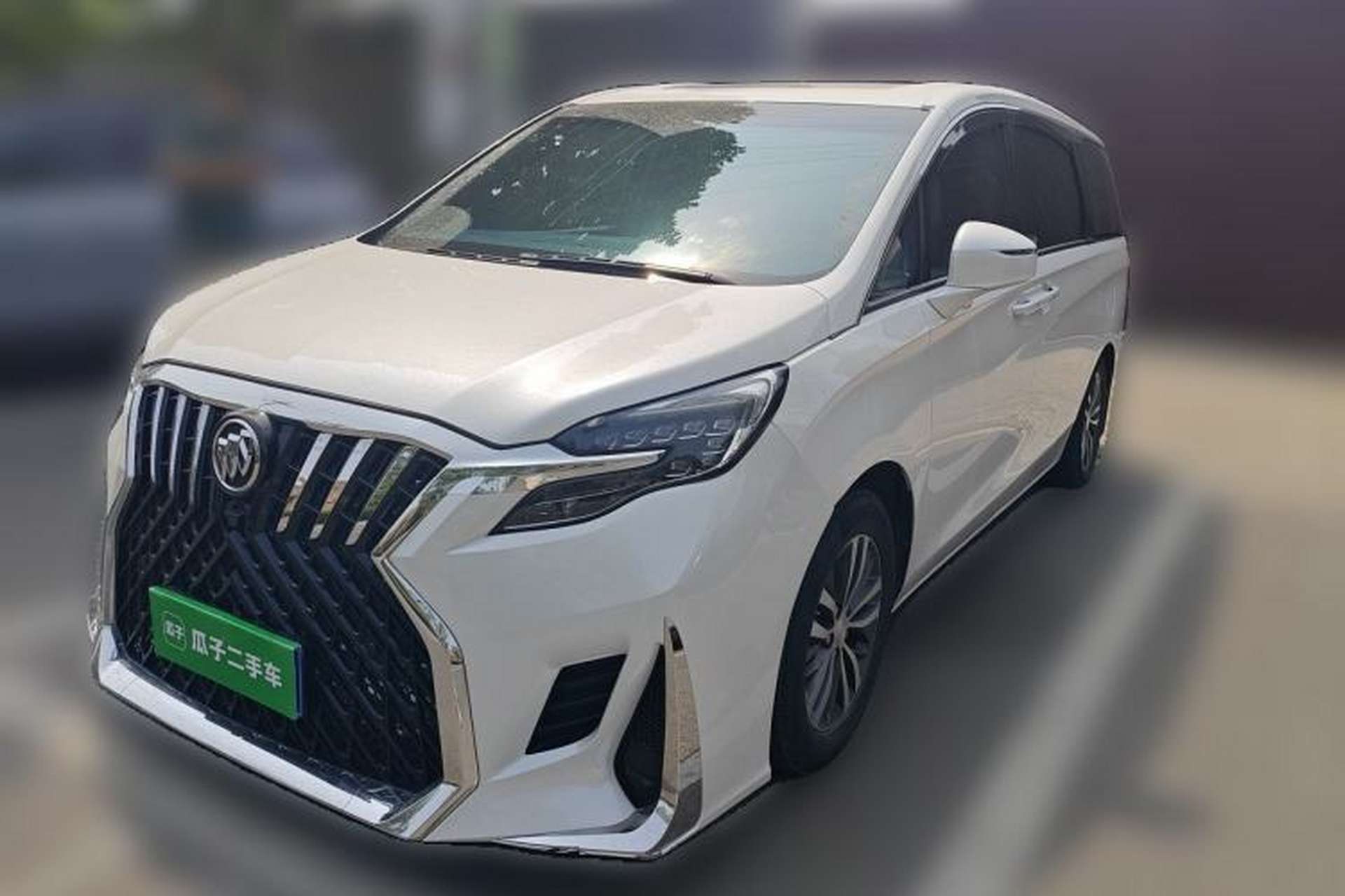 Used Buick GL8 2022 ES Landtrek 653T Comfort Edition Front Left 45 Deg