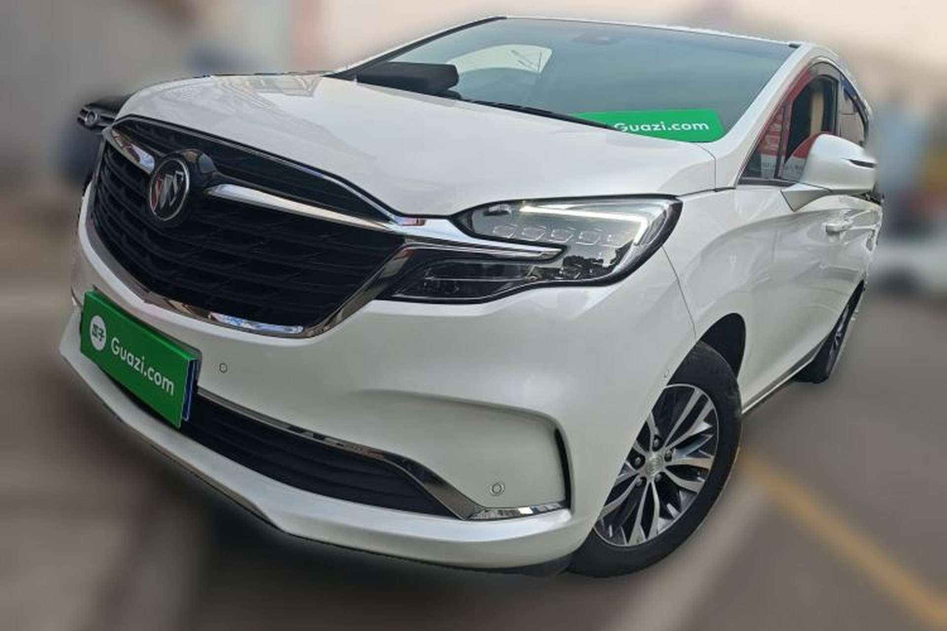 Used Buick GL8 2022 ES Landtrek 653T Luxury Edition Front Left 45 Deg