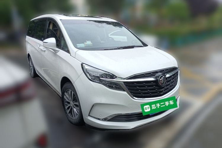 Used Buick GL8 2022 ES Landtrek 653T Luxury Edition Front Right 45 Deg