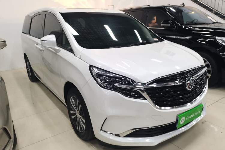 Used Buick GL8 2022 ES Landtrek 653T Comfort Edition Front Right 45 Deg