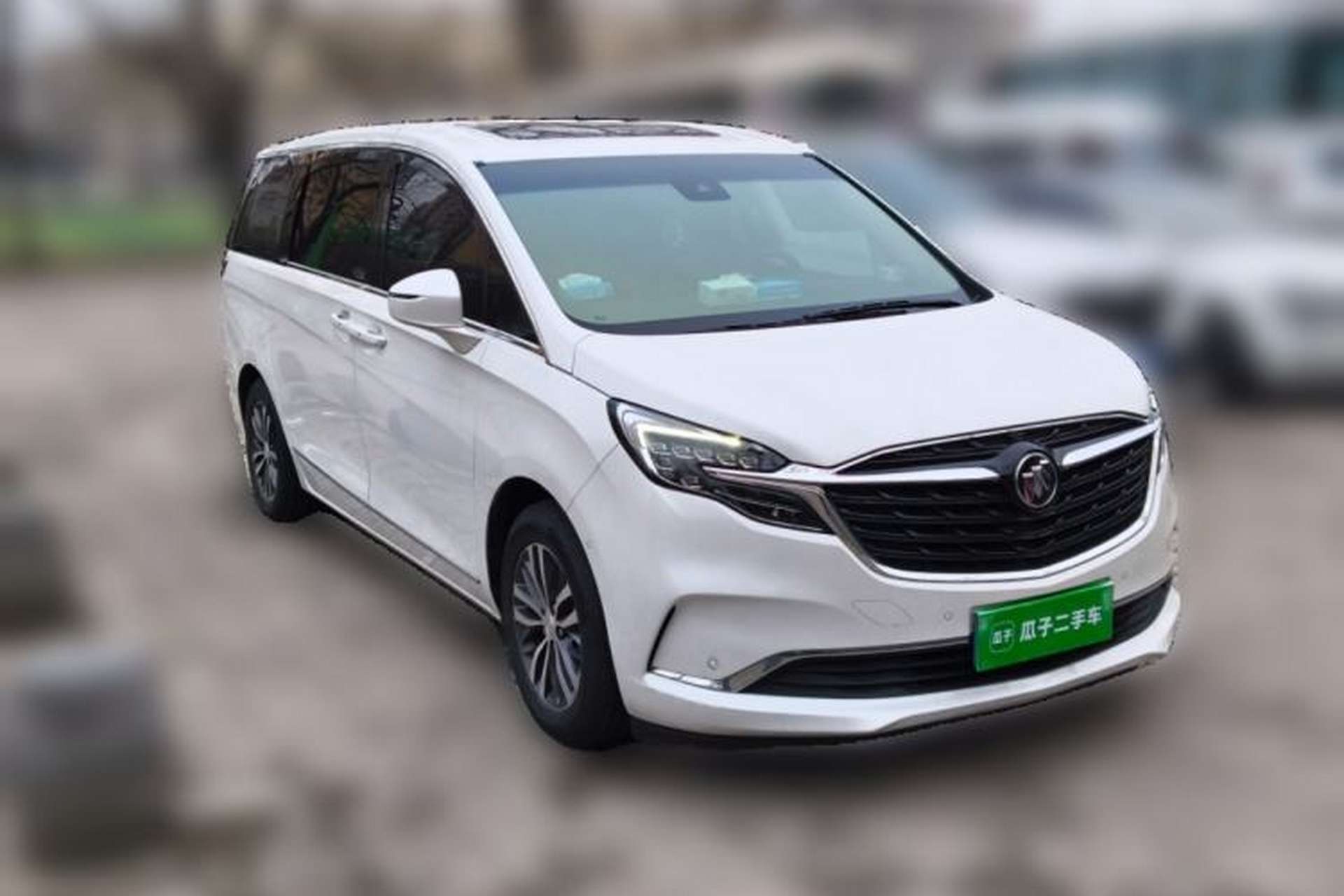 Used Buick GL8 2022 ES Landtrek 653T Luxury Edition Front Right 45 Deg