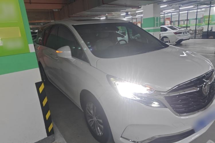Used Buick GL8 2022 ES Landtrek 653T Luxury Edition Front Right 45 Deg