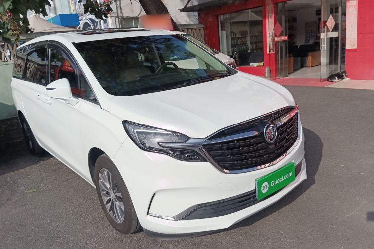 Used Buick GL8 2022 ES Landtrek 653T Comfort Edition Front Right 45 Deg