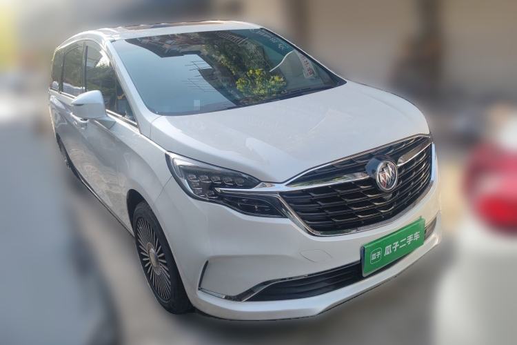 Used Buick GL8 2022 ES Landtrek 653T Comfort Edition Front Right 45 Deg