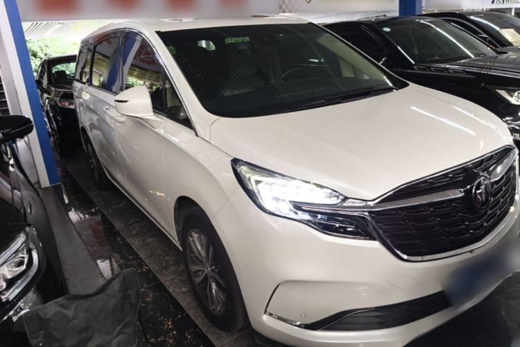 Used Buick GL8 2022 ES Landtrek 653T Luxury Edition Front Right 45 Deg