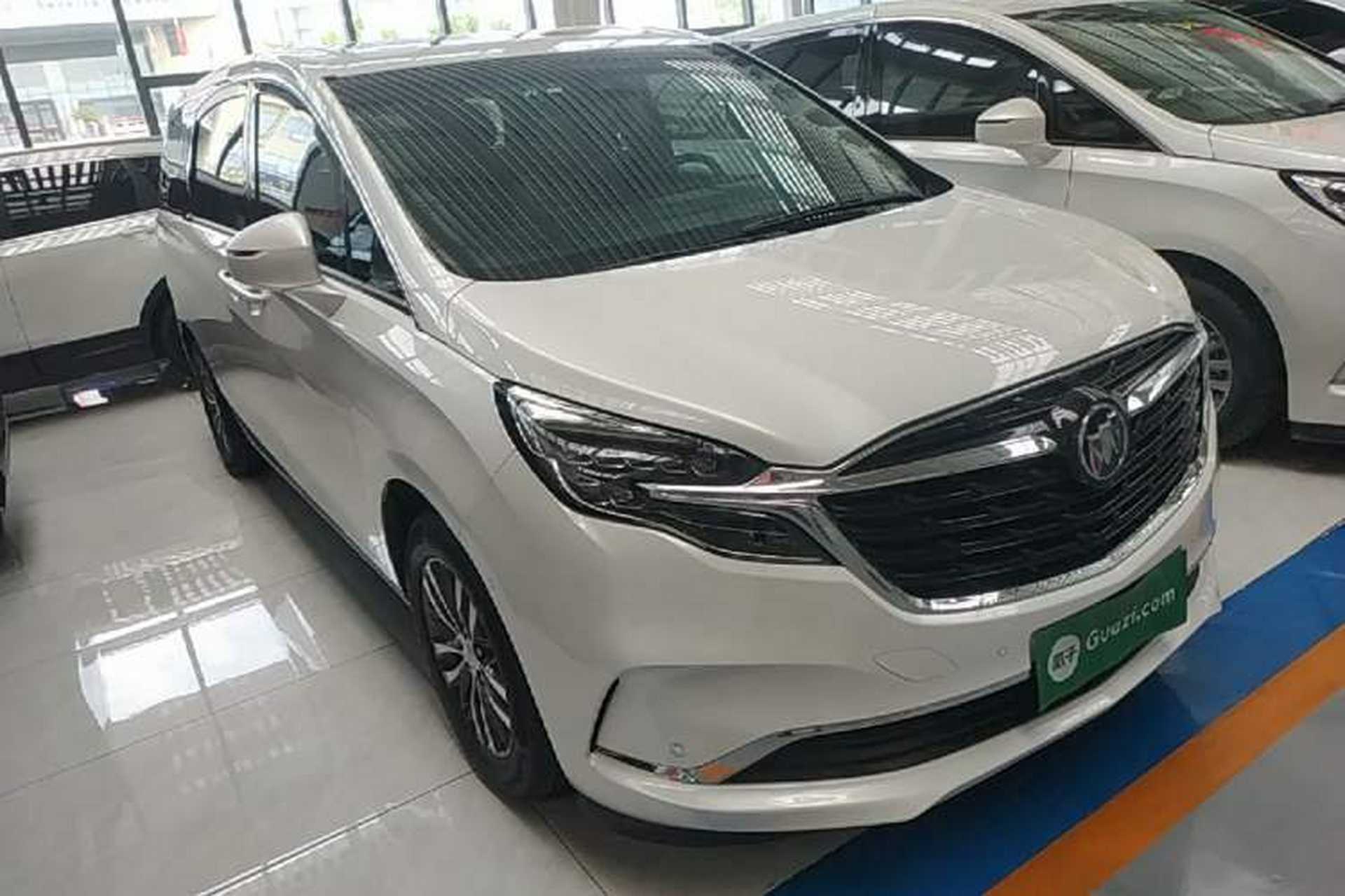 Used Buick GL8 2022 ES Landtrek 653T Luxury Edition Front Right 45 Deg