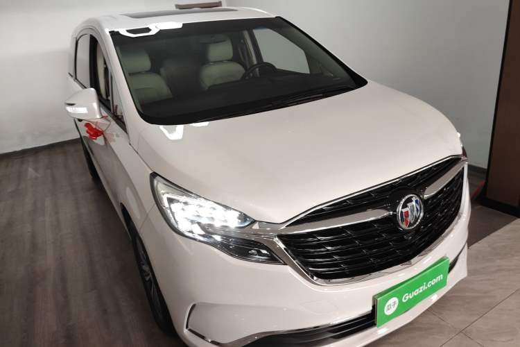 Used Buick GL8 2022 ES Landtrek 653T Comfort Edition Front Right 45 Deg