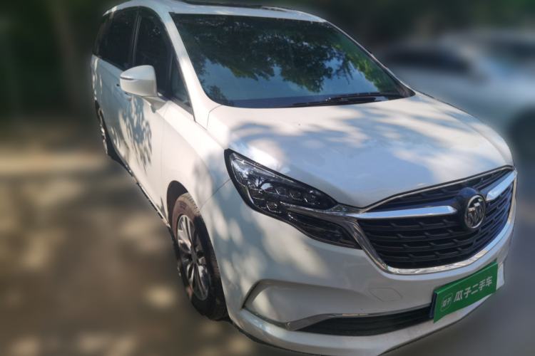 Used Buick GL8 2022 ES Landtrek 653T Comfort Edition Front Right 45 Deg
