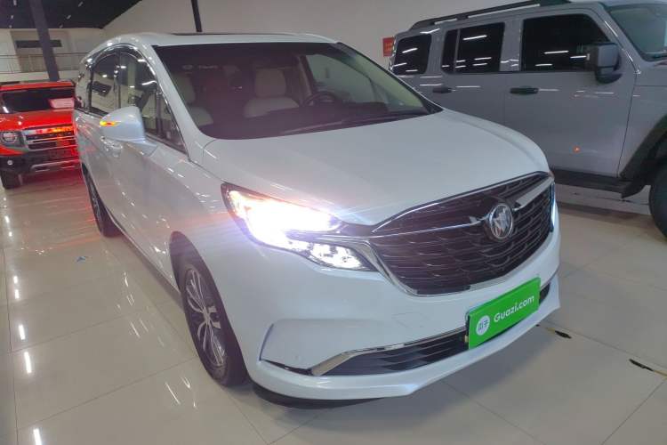 Used Buick GL8 2022 ES Landtrek 653T Luxury Edition Front Right 45 Deg