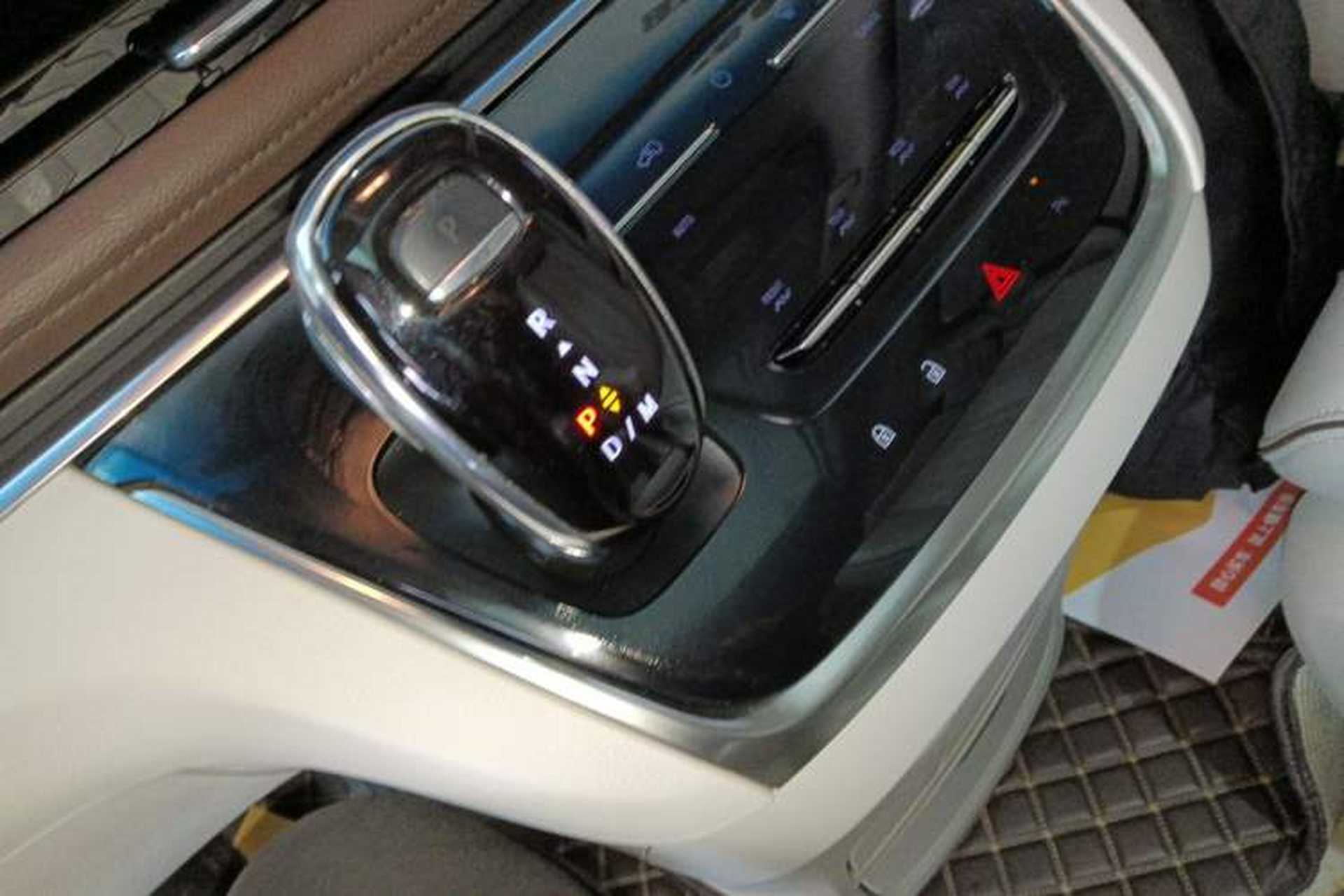Used Buick GL8 2022 Land Business Class 652T Luxury Model Gear Lever