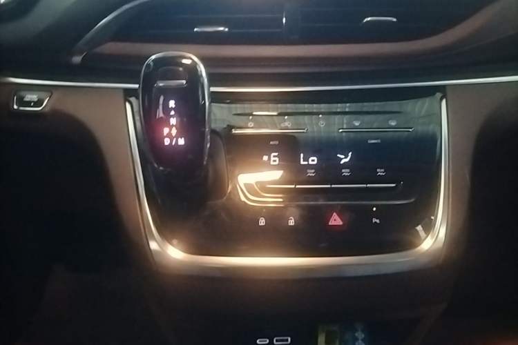 Used Buick GL8 2022 Land Business Class 652T Luxury Model Gear Lever