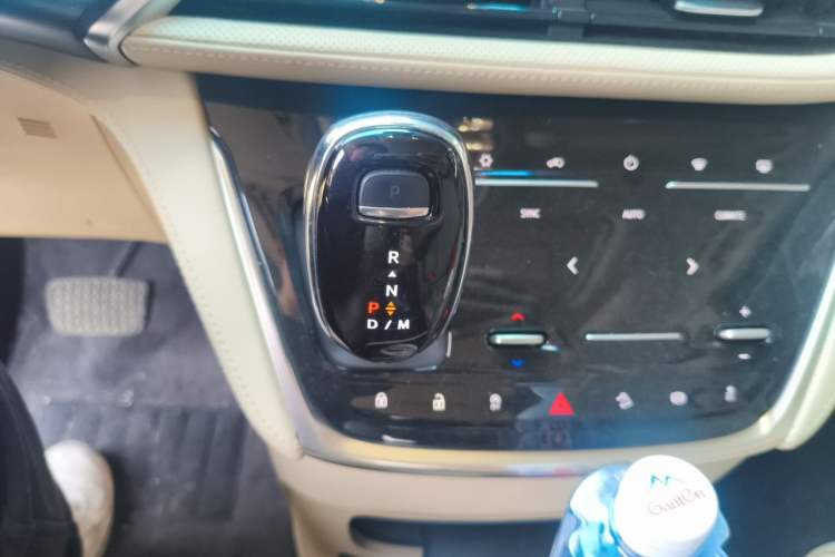 Used Buick GL8 2022 ES Landtrek 653T Luxury Edition Gear Lever