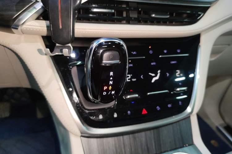 Used Buick GL8 2022 ES Landtrek 653T Comfort Edition Gear Lever