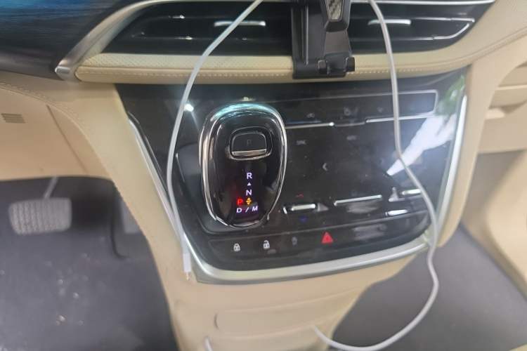 Used Buick GL8 2022 ES Landtrek 653T Luxury Edition Gear Lever