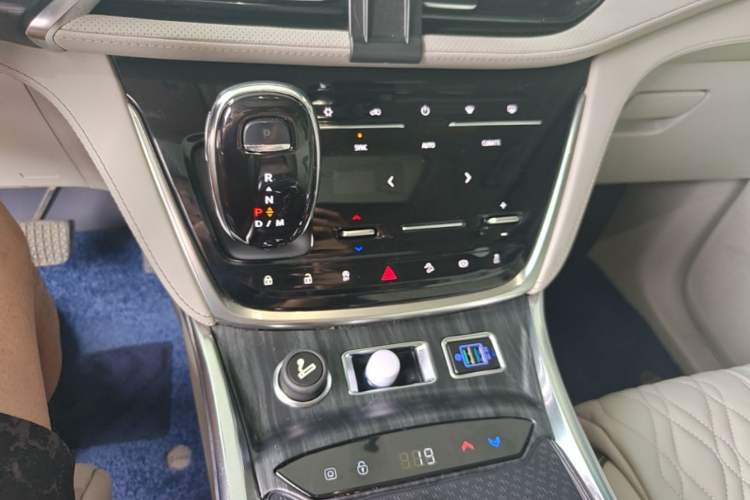 Used Buick GL8 2022 ES Landtrek 653T Comfort Edition Gear Lever