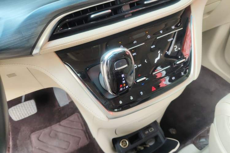 Used Buick GL8 2022 ES Landtrek 653T Luxury Edition Gear Lever