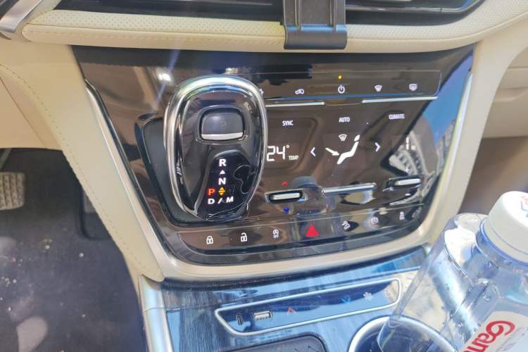Used Buick GL8 2022 ES Landtrek 653T Luxury Edition Gear Lever