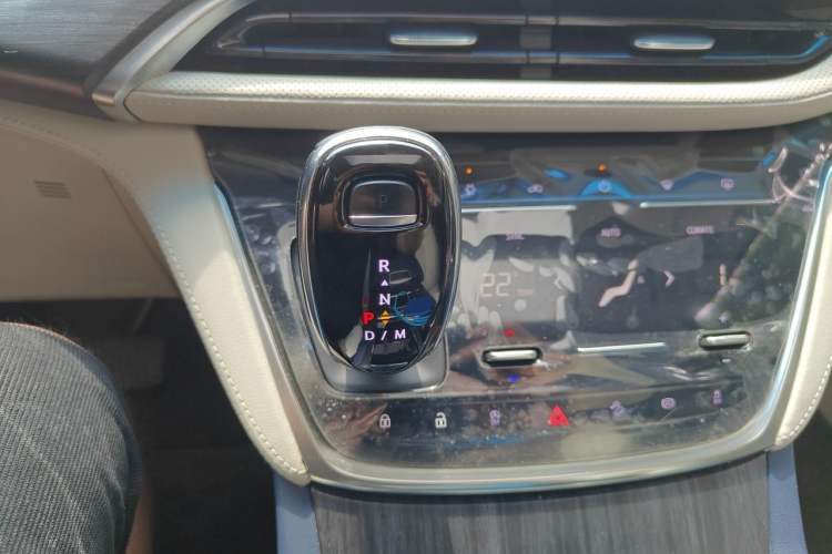 Used Buick GL8 2022 ES Landtrek 653T Luxury Edition Gear Lever