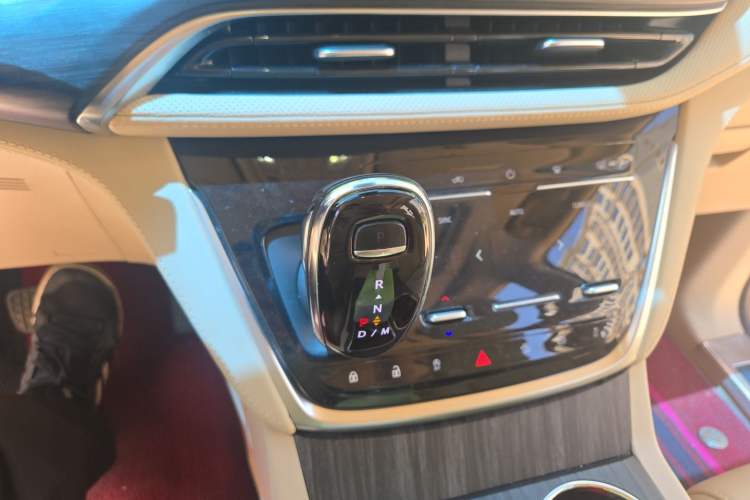 Used Buick GL8 2022 ES Landtrek 653T Luxury Edition Gear Lever