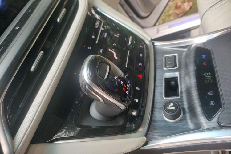 Used Buick GL8 2022 ES Landtrek 653T Comfort Edition Gear Lever