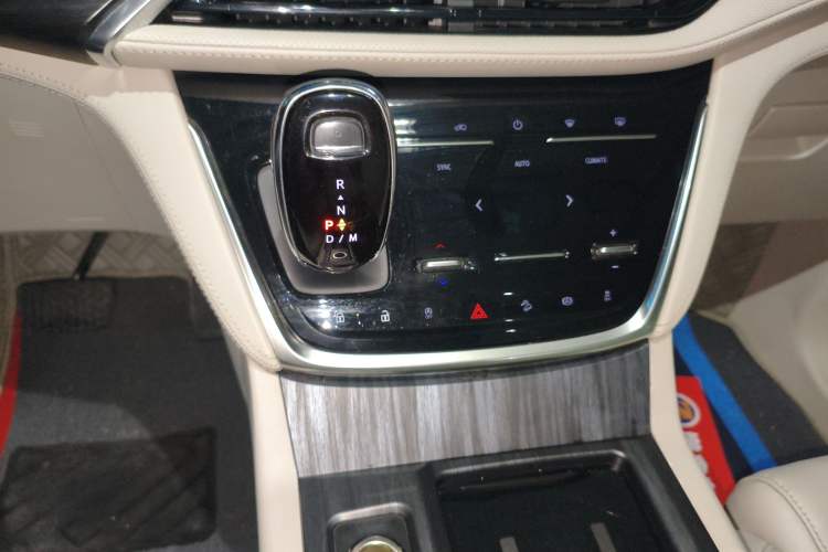 Used Buick GL8 2022 ES Landtrek 653T Comfort Edition Gear Lever