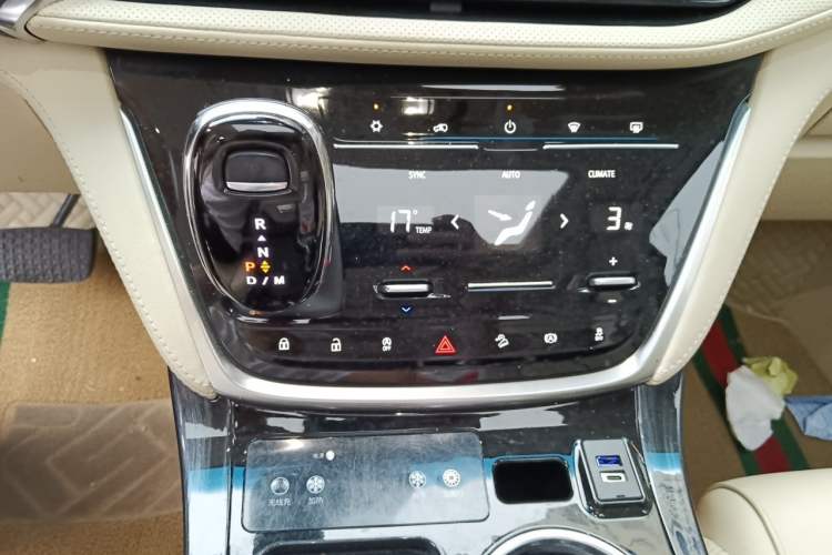 Used Buick GL8 2022 ES Landtrek 653T Luxury Edition Gear Lever
