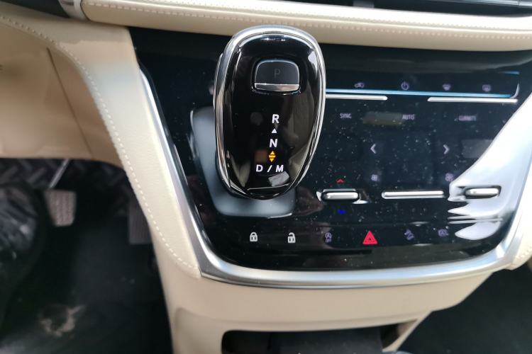 Used Buick GL8 2022 ES Land Cruiser 653T Luxury Model Gear Lever