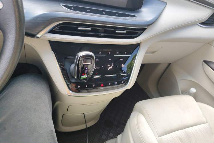 Used Buick GL8 2022 ES Landtrek 653T Comfort Edition Gear Lever