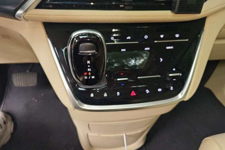 Used Buick GL8 2022 ES Landtrek 653T Luxury Edition Gear Lever