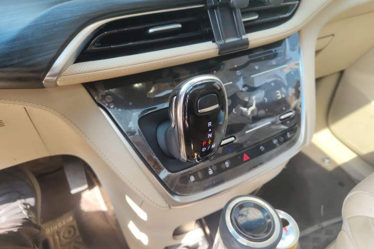Used Buick GL8 2022 ES Landtrek 653T Luxury Edition Gear Lever