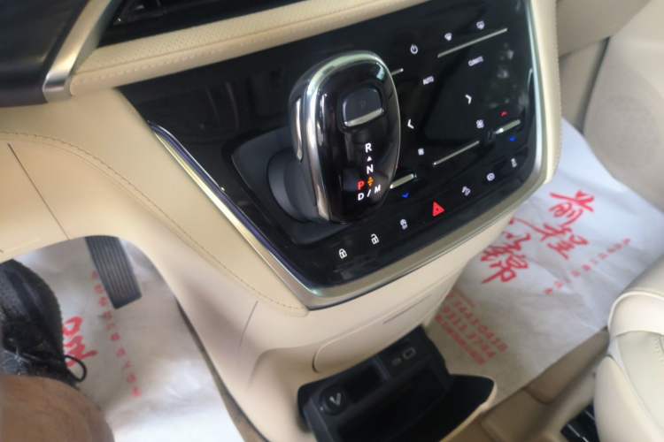 Used Buick GL8 2022 ES Land Cruiser 653T Luxury Model Gear Lever
