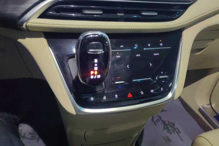 Used Buick GL8 2022 ES Landtrek 653T Luxury Edition Gear Lever