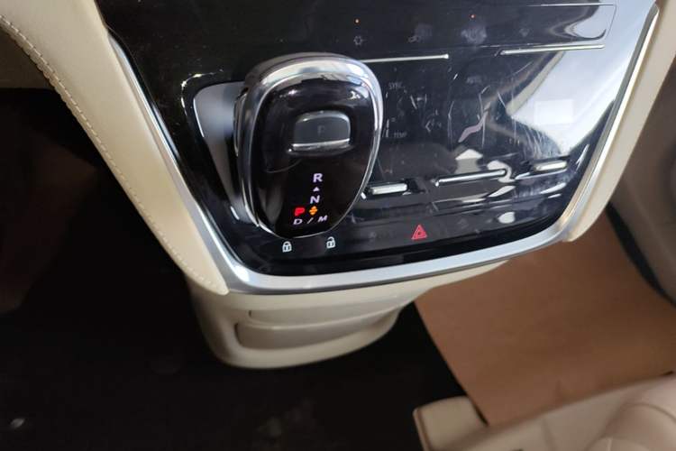 Used Buick GL8 2022 ES Landtrek 653T Luxury Edition Gear Lever