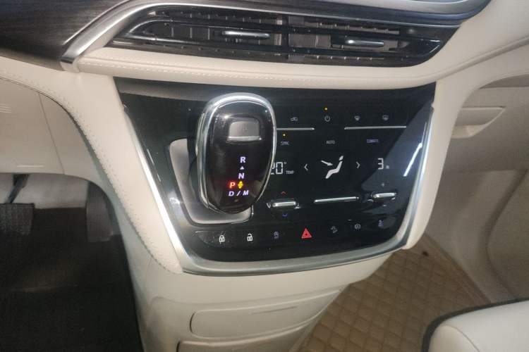 Used Buick GL8 2022 ES Landtrek 653T Comfort Edition Gear Lever