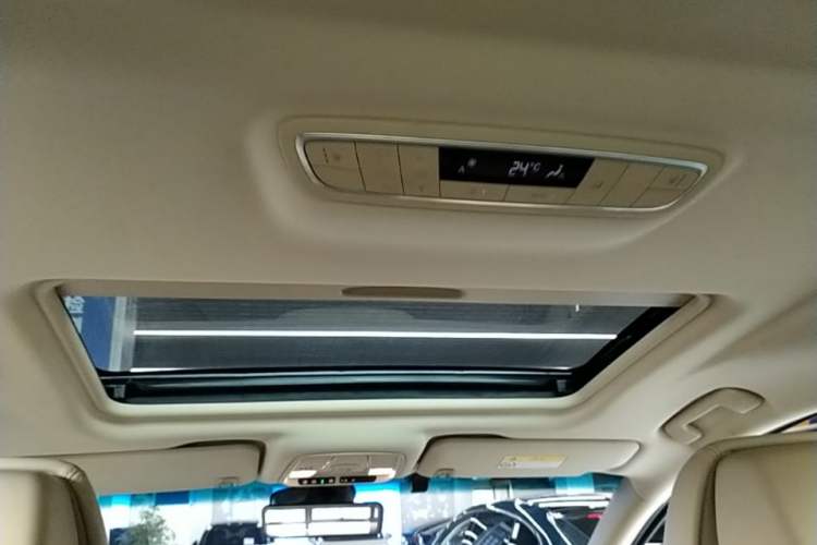 Used Buick GL8 2022 ES Landtrek 653T Luxury Edition Headliner