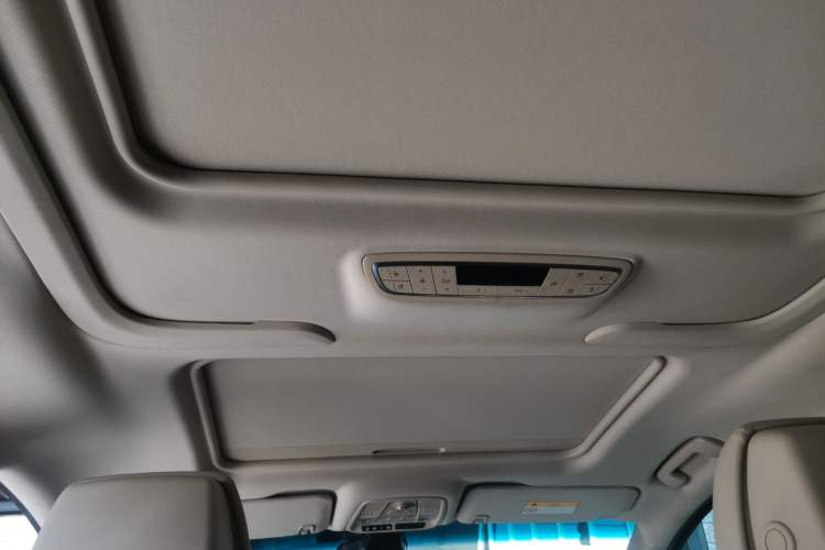 Used Buick GL8 2022 ES Landtrek 653T Smart Flagship Model Headliner