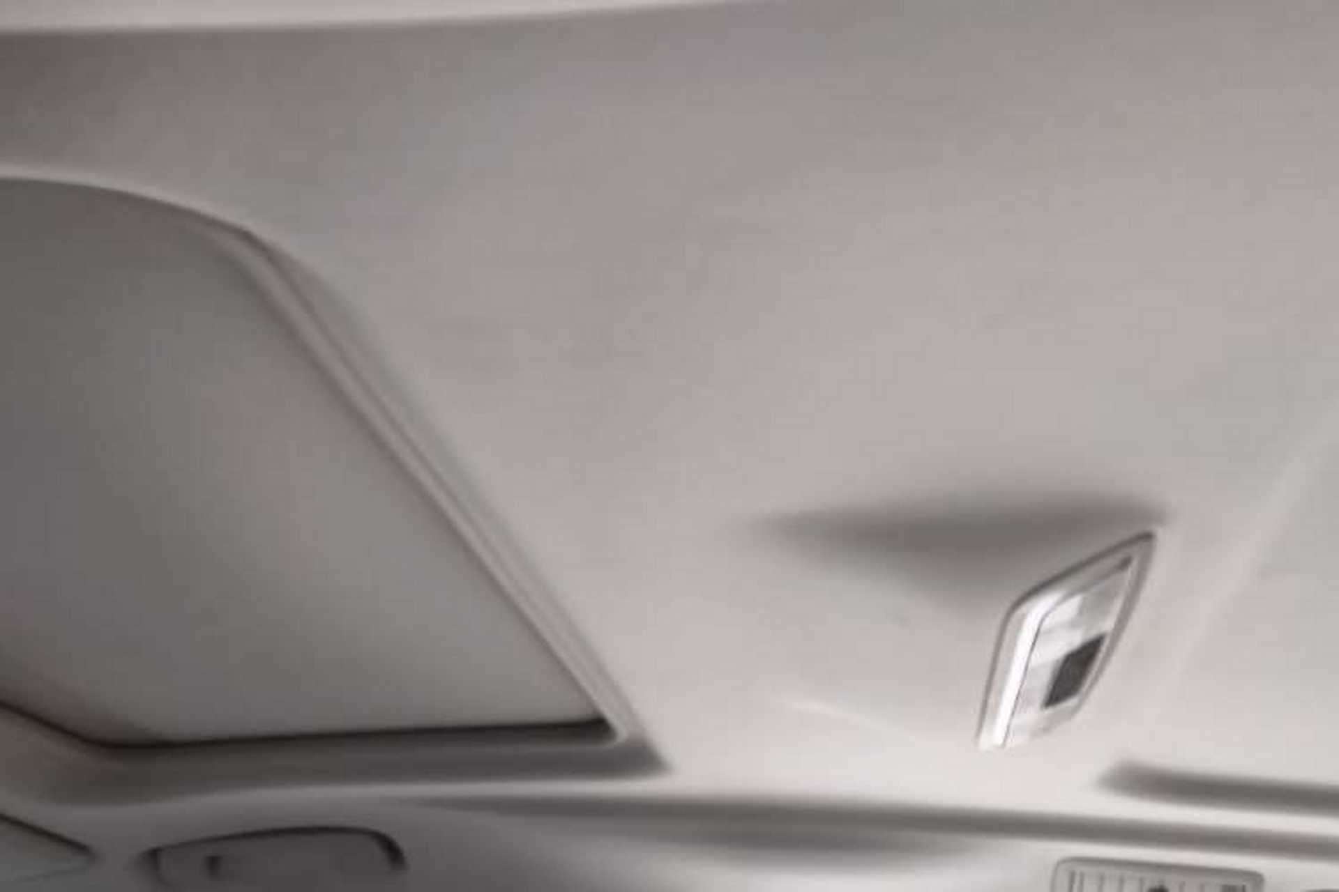 Used Buick GL8 2022 ES Landtrek 653T Luxury Edition Headliner