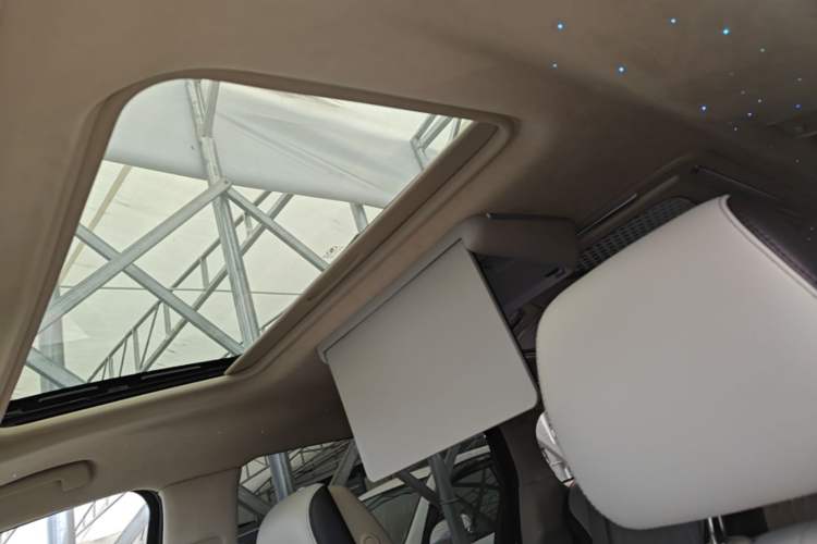Used Buick GL8 2022 ES Landtrek 653T Luxury Edition Headliner