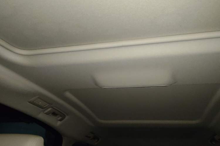 Used Buick GL8 2022 ES Landtrek 653T Luxury Edition Headliner