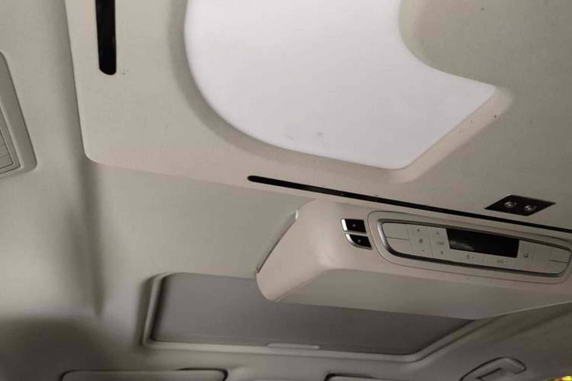 Used Buick GL8 2022 ES Landtrek 653T Comfort Edition Headliner