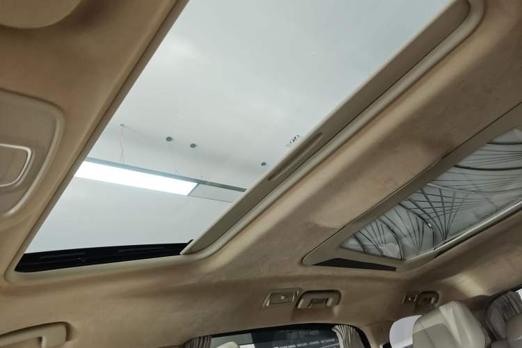 Used Buick GL8 2022 ES Landtrek 653T Luxury Edition Headliner