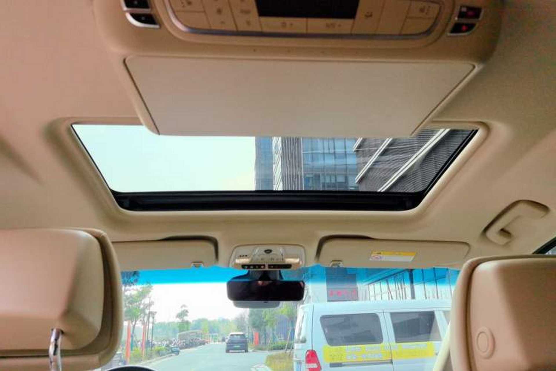 Used Buick GL8 2022 ES Landtrek 653T Luxury Edition Headliner
