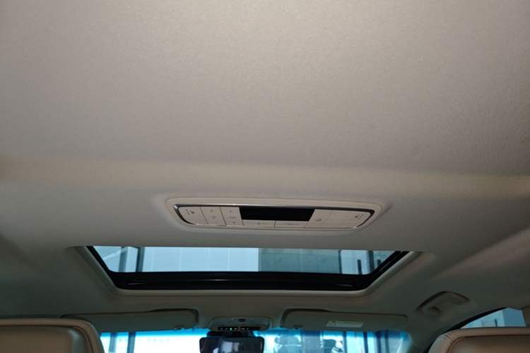 Used Buick GL8 2022 ES Landtrek 653T Luxury Edition Headliner